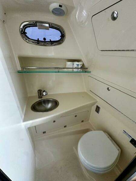 28ft Boston Whaler Yacht For Sale