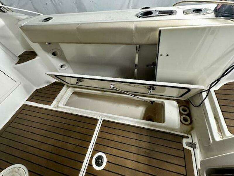 28ft Boston Whaler Yacht For Sale