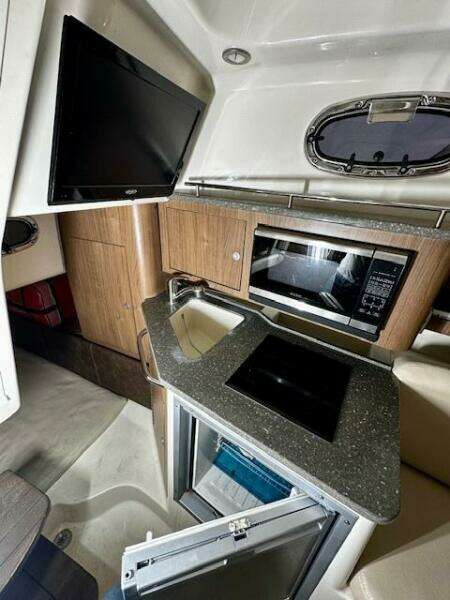 28ft Boston Whaler Yacht For Sale