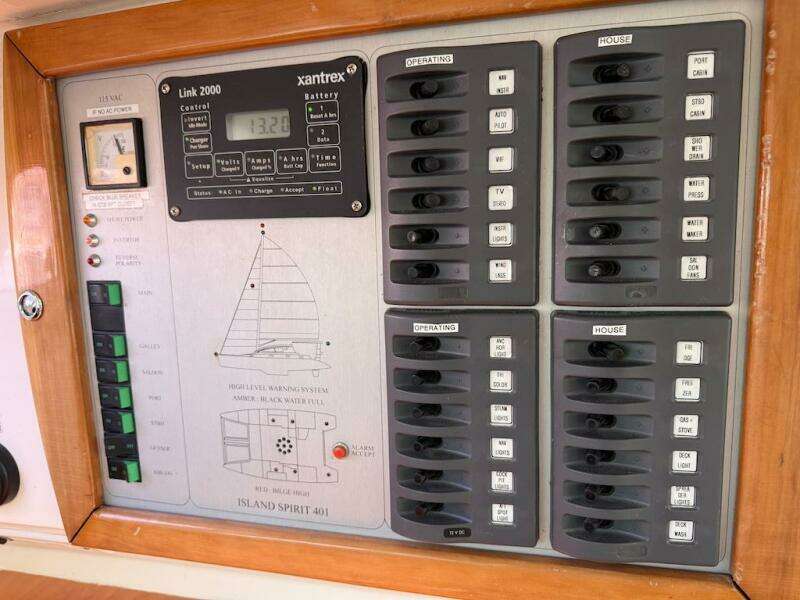 Zimbini 40ft Island Spirit Yacht For Sale