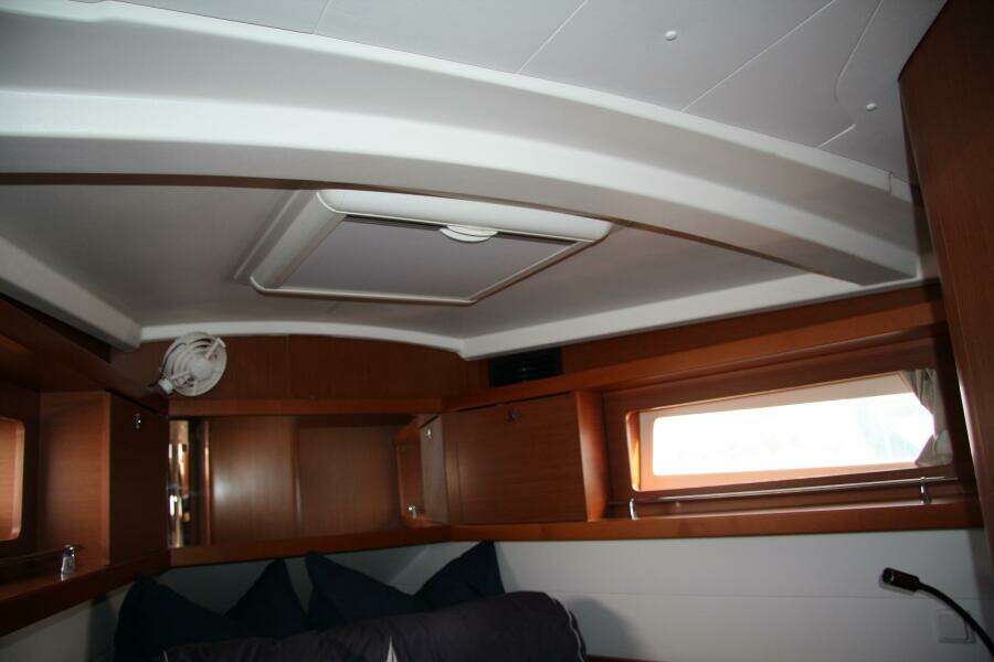 Knot On Call 41ft Beneteau Yacht For Sale