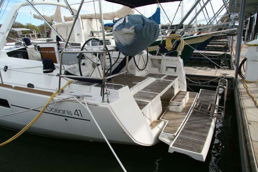 Knot On Call 41ft Beneteau Yacht For Sale