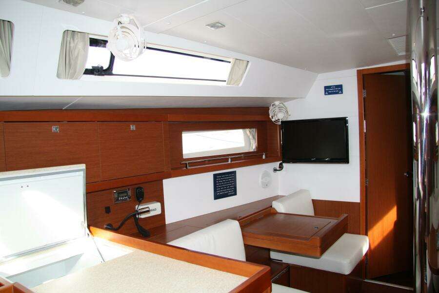 Knot On Call 41ft Beneteau Yacht For Sale