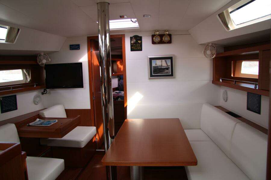 Knot On Call 41ft Beneteau Yacht For Sale