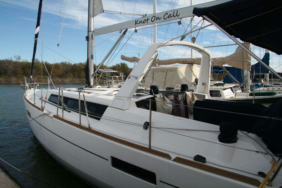 Knot On Call 41ft Beneteau Yacht For Sale