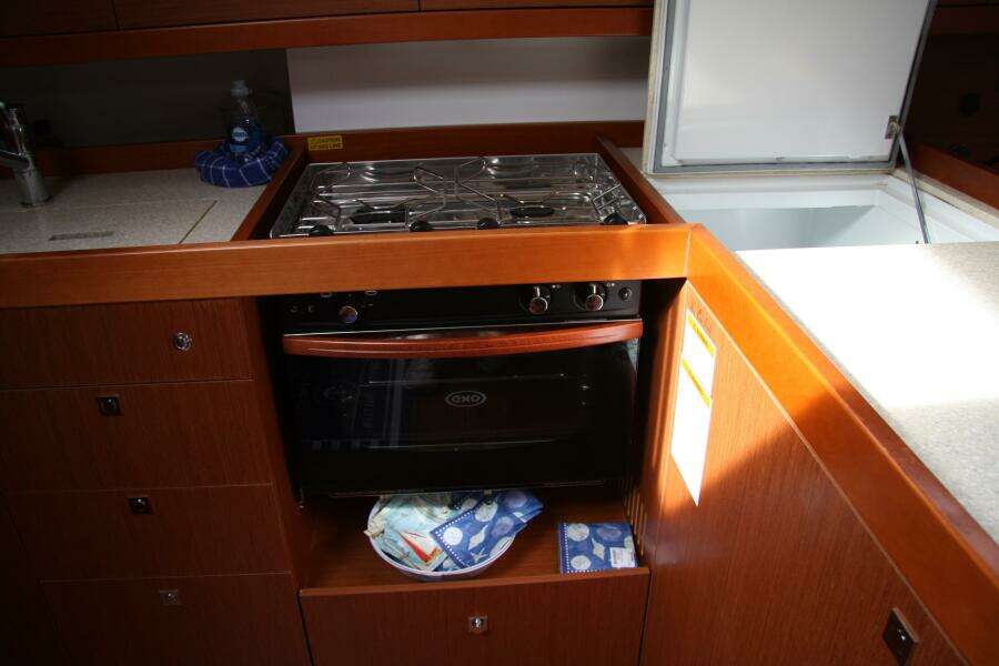 Knot On Call 41ft Beneteau Yacht For Sale