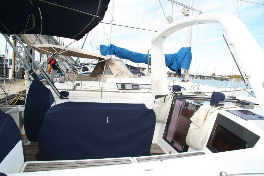 Knot On Call 41ft Beneteau Yacht For Sale
