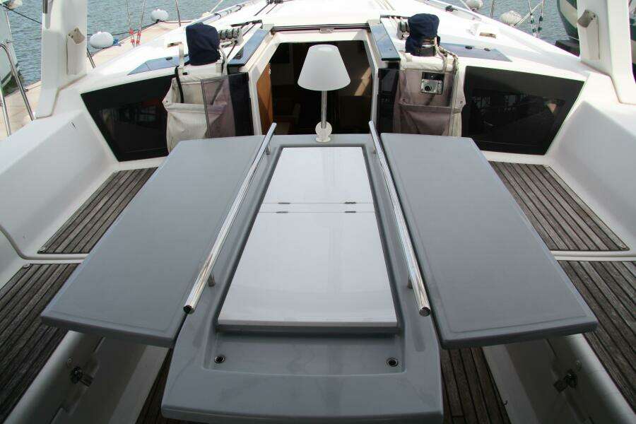 Knot On Call 41ft Beneteau Yacht For Sale