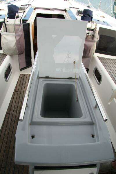 Knot On Call 41ft Beneteau Yacht For Sale