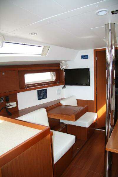 Knot On Call 41ft Beneteau Yacht For Sale