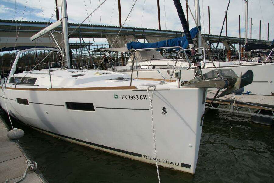 Knot On Call 41ft Beneteau Yacht For Sale