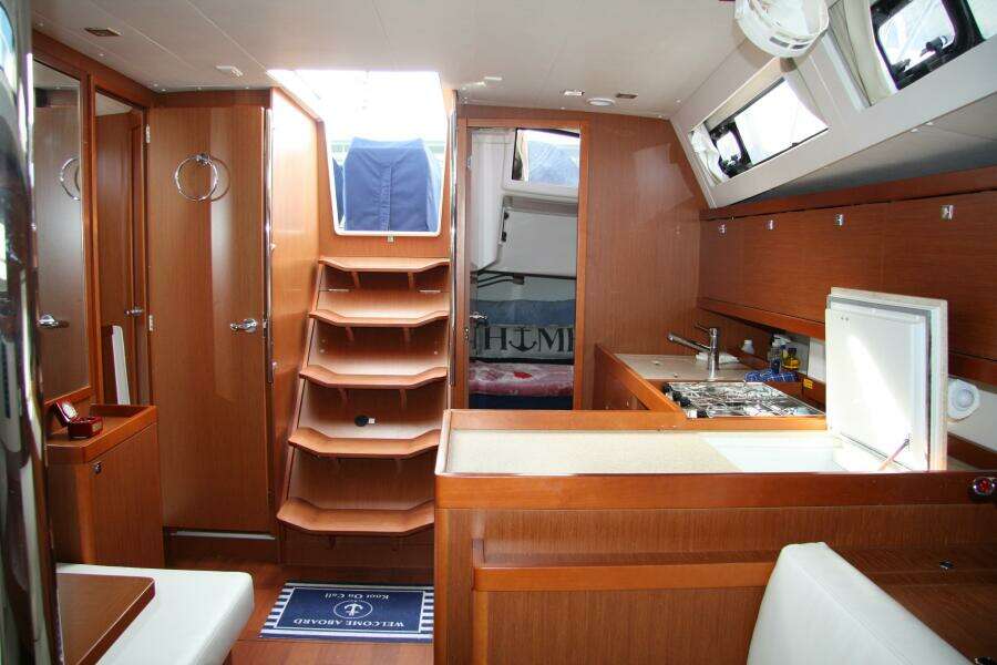 Knot On Call 41ft Beneteau Yacht For Sale