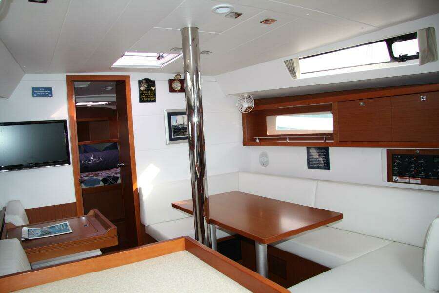 Knot On Call 41ft Beneteau Yacht For Sale