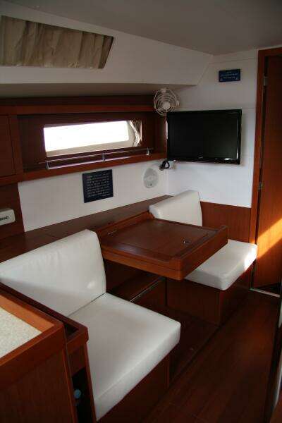 Knot On Call 41ft Beneteau Yacht For Sale