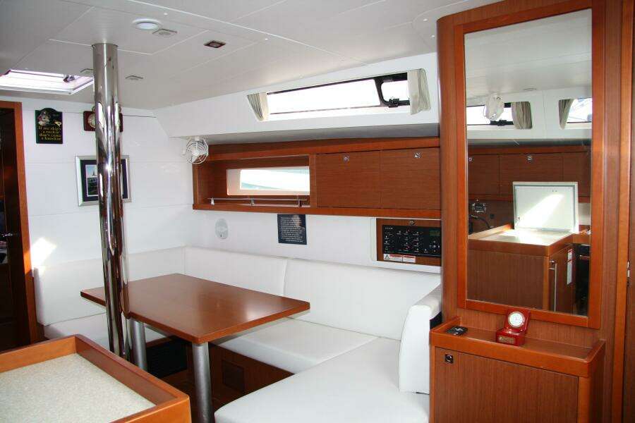 Knot On Call 41ft Beneteau Yacht For Sale
