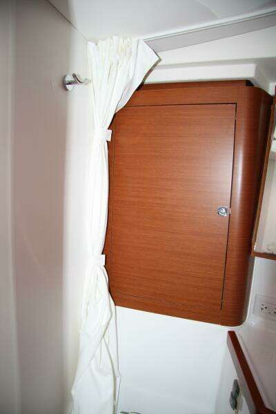 Knot On Call 41ft Beneteau Yacht For Sale