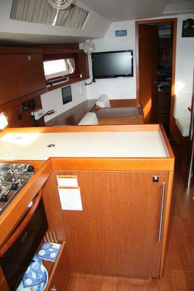 Knot On Call 41ft Beneteau Yacht For Sale