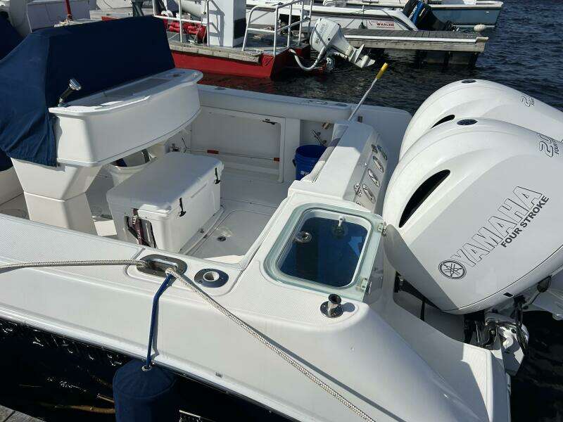 25ft Everglades Yacht For Sale