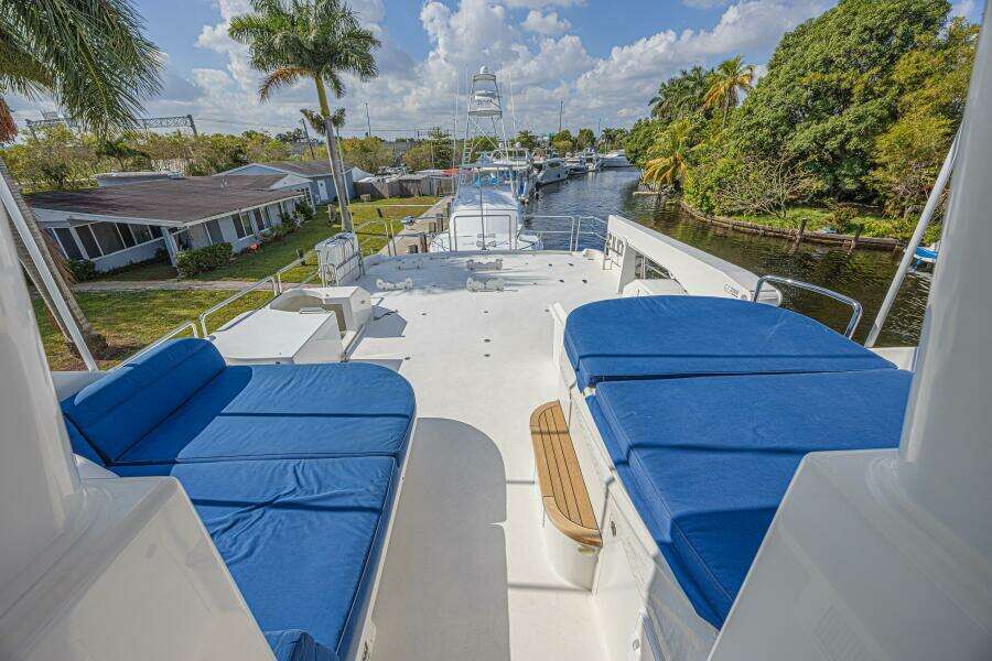 Cerca Trova 112ft Westport Yacht For Sale