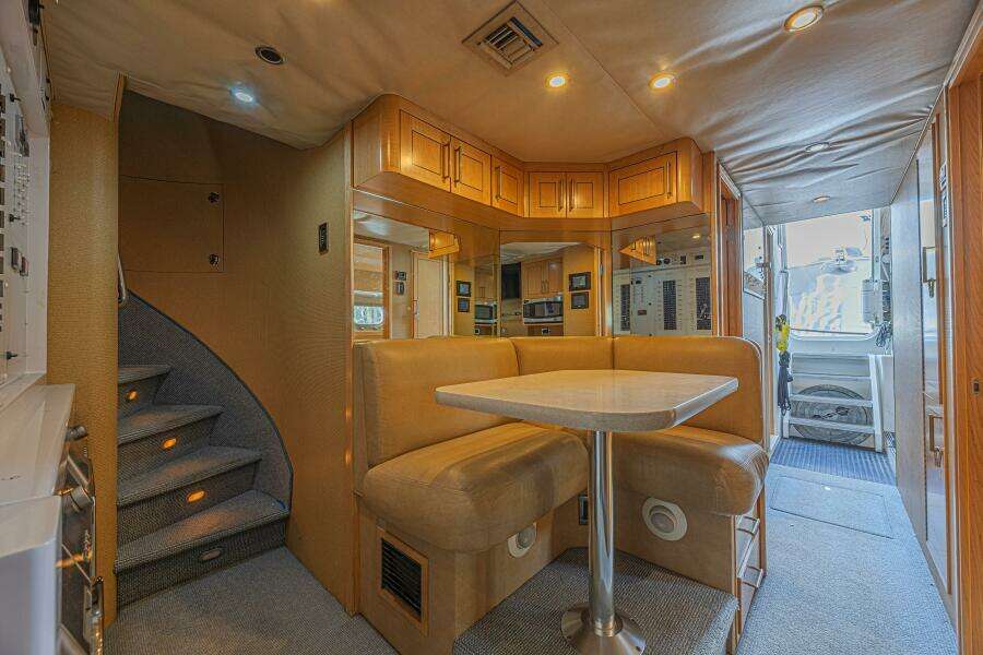 Cerca Trova 112ft Westport Yacht For Sale