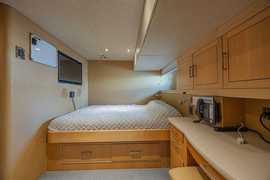 Cerca Trova 112ft Westport Yacht For Sale