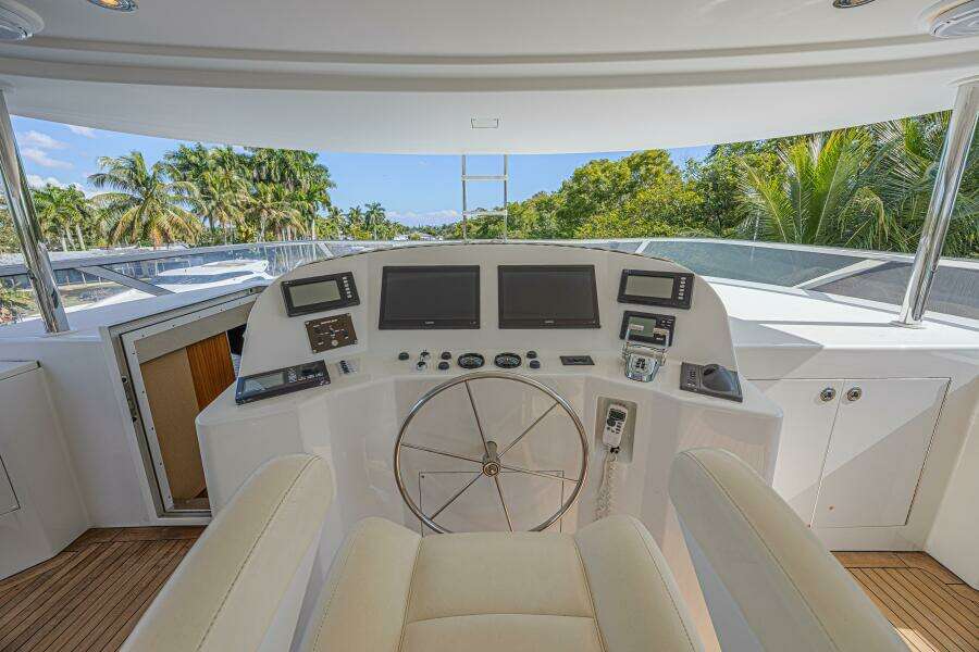 Cerca Trova 112ft Westport Yacht For Sale