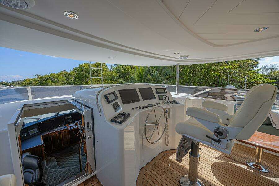 Cerca Trova 112ft Westport Yacht For Sale