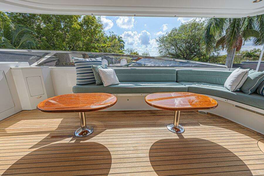 Cerca Trova 112ft Westport Yacht For Sale