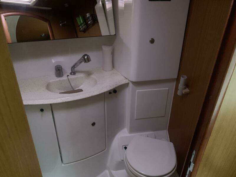 Salty Solution 42ft Jeanneau Yacht For Sale