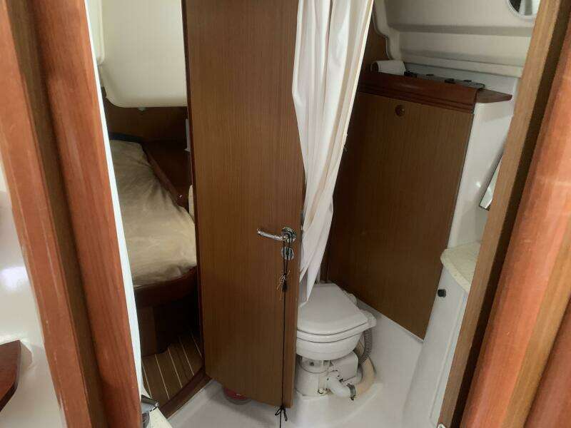 Salty Solution 42ft Jeanneau Yacht For Sale