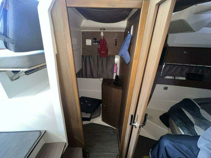 Iffin 29ft Jeanneau Yacht For Sale