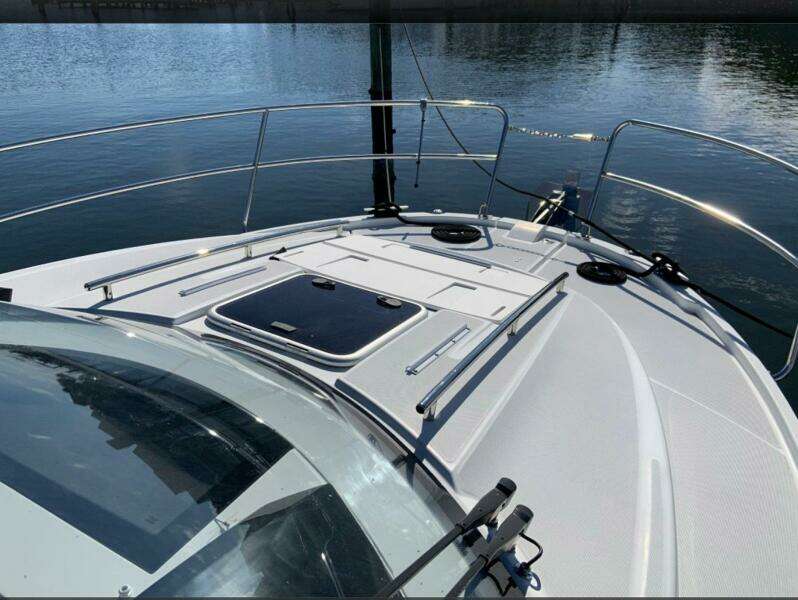 Iffin 29ft Jeanneau Yacht For Sale