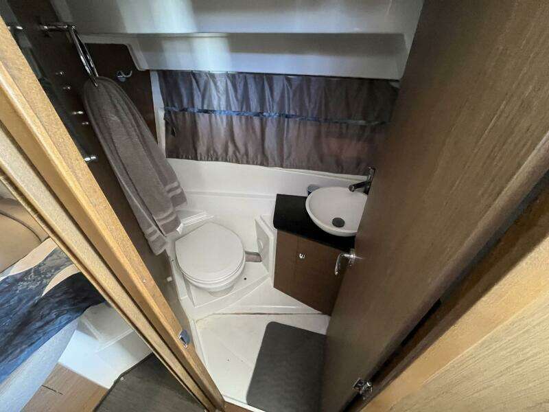 Iffin 29ft Jeanneau Yacht For Sale