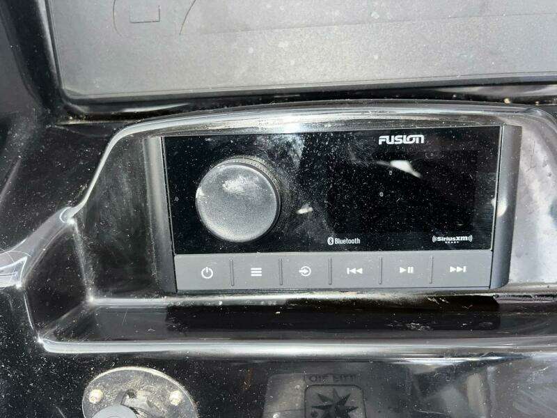 Iffin 29ft Jeanneau Yacht For Sale