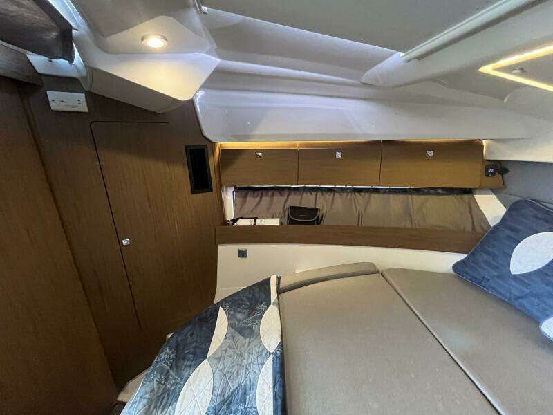 Iffin 29ft Jeanneau Yacht For Sale