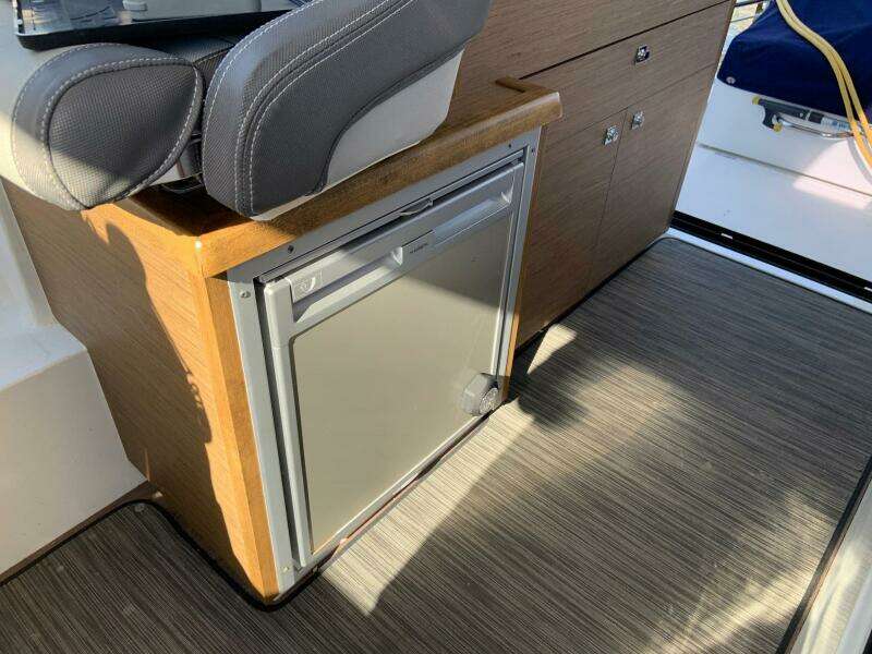 Iffin 29ft Jeanneau Yacht For Sale