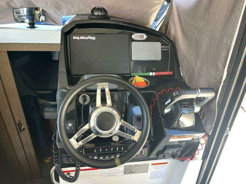 Iffin 29ft Jeanneau Yacht For Sale