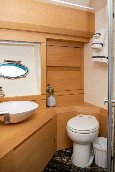 DOROTHY ANN 82ft Pershing Yacht For Sale