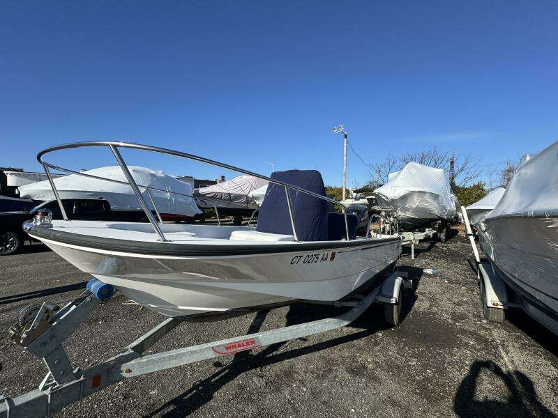 17ft Boston Whaler Yacht For Sale