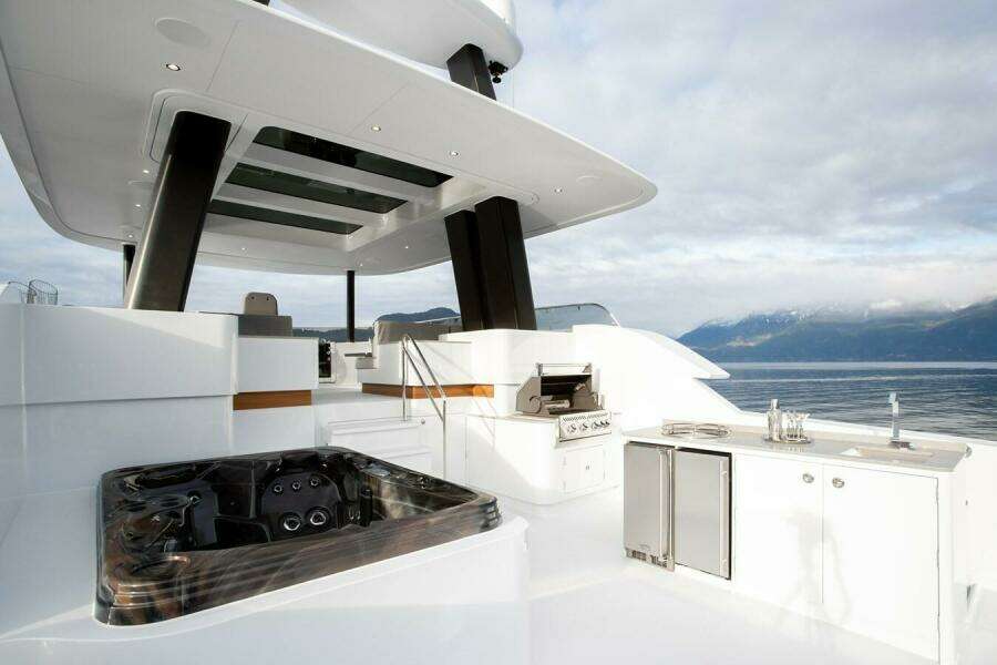 CRESCENT LADY 117ft Crescent Yacht For Sale