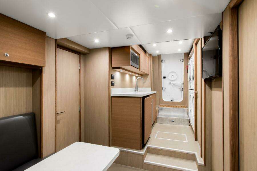 CRESCENT LADY 117ft Crescent Yacht For Sale