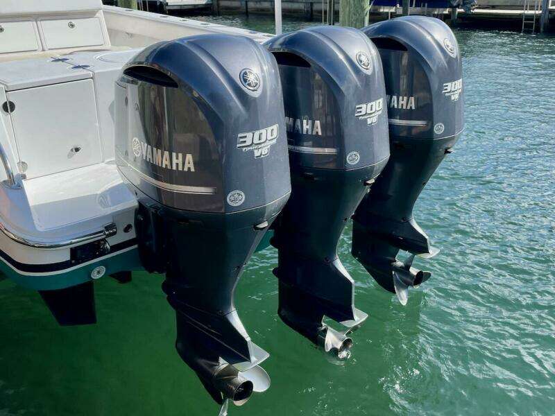 37ft Bahama Yacht For Sale