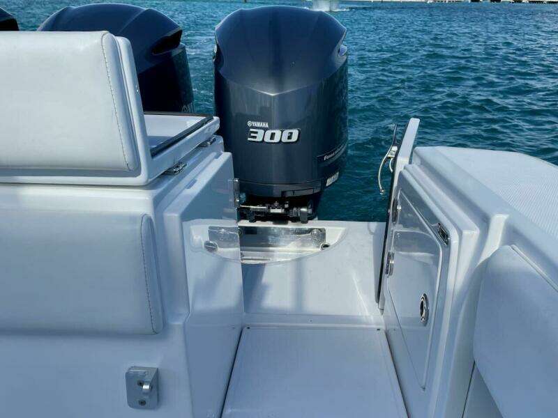 37ft Bahama Yacht For Sale