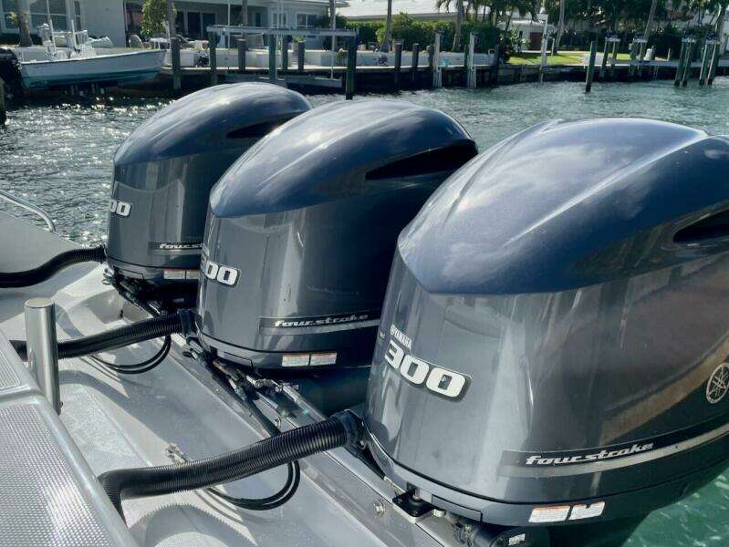 37ft Bahama Yacht For Sale