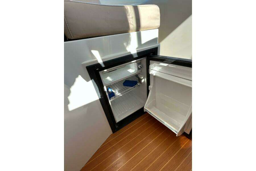 Solitude 33ft Back Cove Yacht For Sale