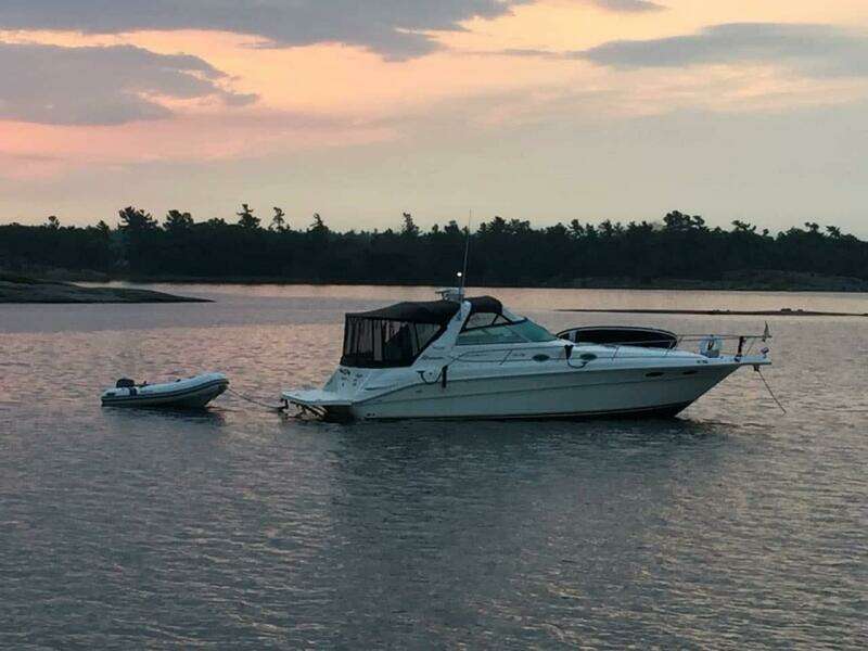 Knot 2 Day 33ft Sea Ray Yacht For Sale