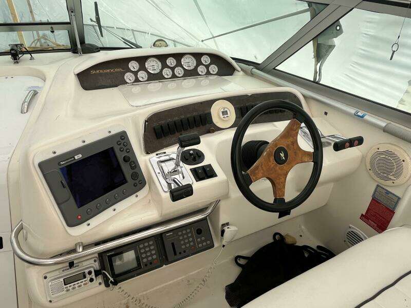 Knot 2 Day 33ft Sea Ray Yacht For Sale