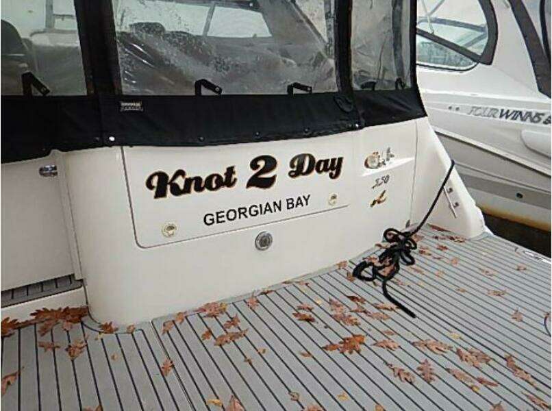 Knot 2 Day 33ft Sea Ray Yacht For Sale