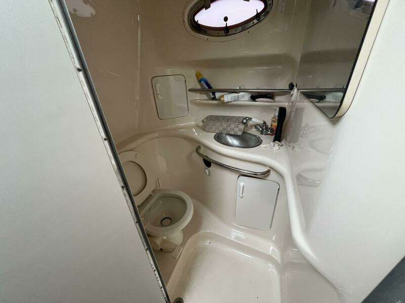 Knot 2 Day 33ft Sea Ray Yacht For Sale