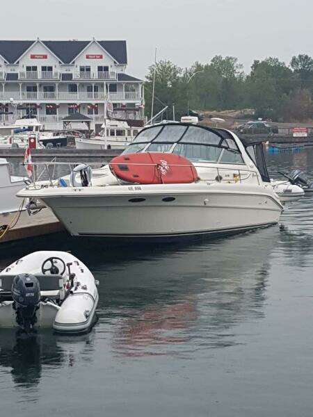 Knot 2 Day 33ft Sea Ray Yacht For Sale